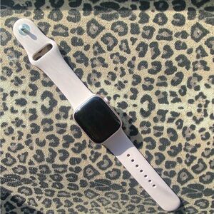 Apple Watch Series 9 41mm Aluminum Light Pink (GPS)